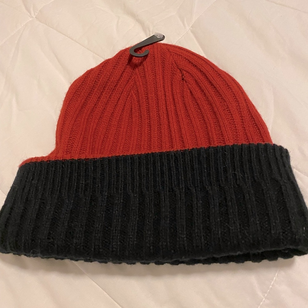 Knit Ribbed Hat - Picture 3 of 4